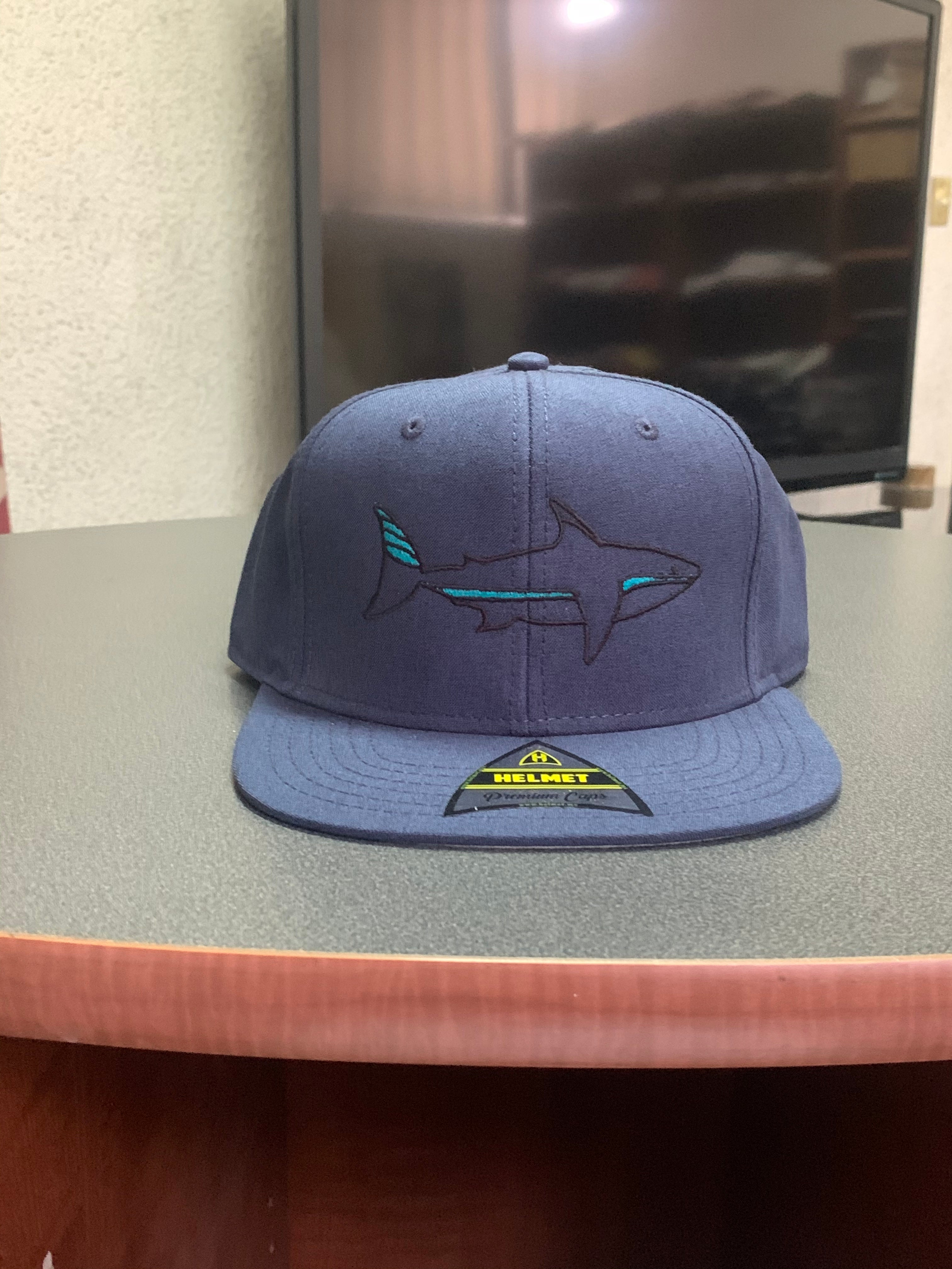 Gorra tiburon azul