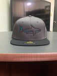 Gorra tiburon gris con negro